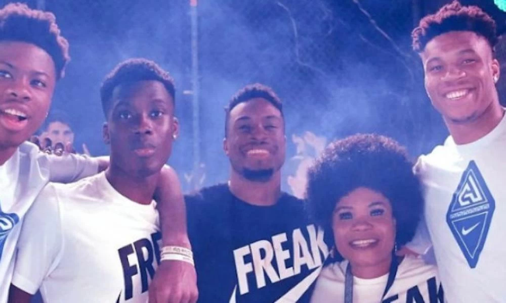 Αντετοκούνμπο: «Ευχαριστούμε τους νέους μας ήρωες, γιατρούς και νοσηλευτές»